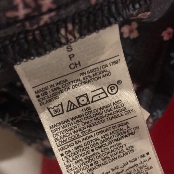 OLD NAVY SZ SMALL SUMMER BUNDLE - Picture 12 of 16